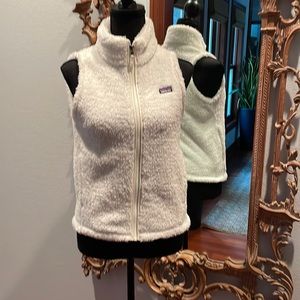 Girls White Sherpa Patagonia Vest.